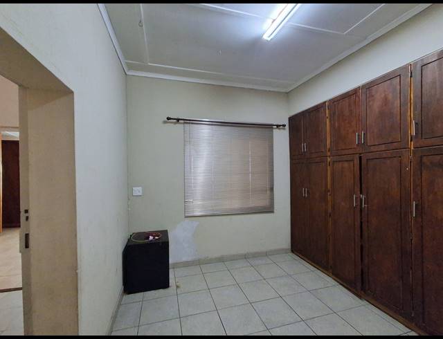 4 BEDROOM FREESTANDING FOR SALE IN ELANDIA